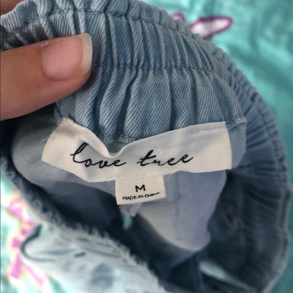 Self-Tie Ruffle Chambray Shorts size medium - Picture 6 of 7